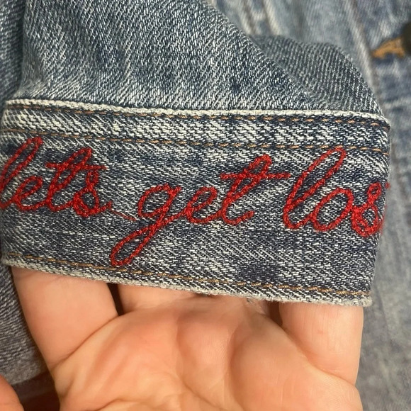 American Eagle Distressed Embroidered Floral Jean Jacket - Size Small - Picture 5 of 8